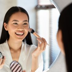 Lorena Álvarez, maquilladora, sobre 
el colorete negro: Queda muy natural, da mucha 
luminosidad y crea efecto lifting