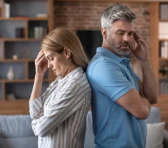 A los 40, el amor ya no es suficiente: 5 silencios invisibles que llevan a algunas mujeres a romper su relación