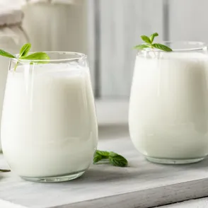 Adiós estreñimiento: una dietista desvela cuál es el mejor lácteo para regular el tránsito intestinal (y no es el yogur)