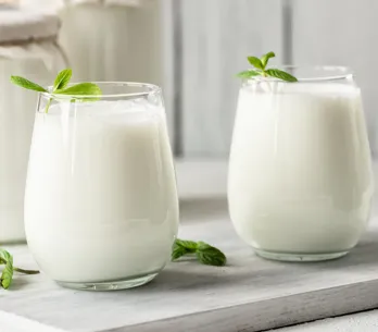 Adiós estreñimiento: una dietista desvela cuál es el mejor lácteo para regular el tránsito intestinal (y no es el yogur)