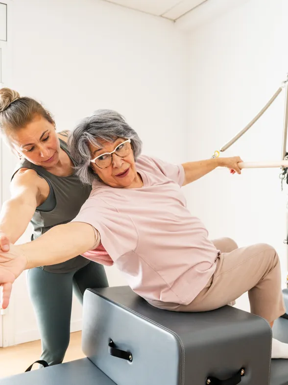 Ángel Fernández, entrenador personal: "con ir a pilates o yoga no es suficiente, necesitas hacer una cosa más"