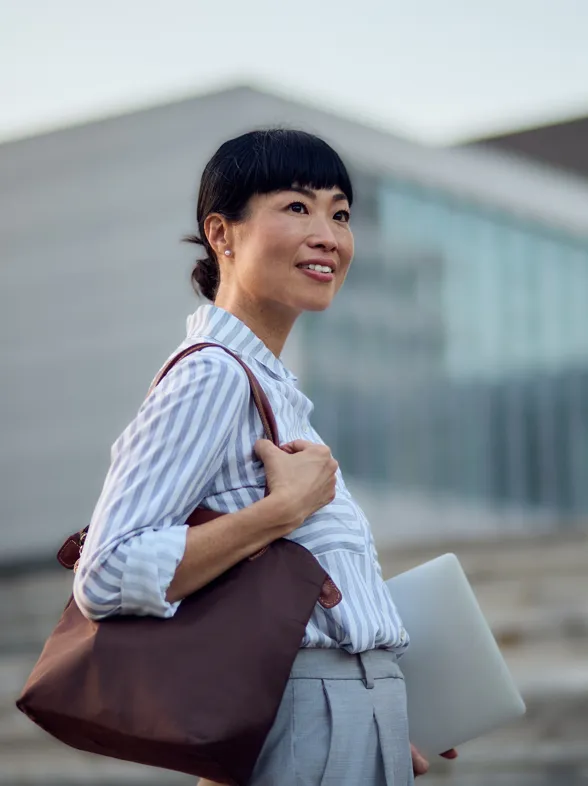 El bolso de oficina más elegante y práctico está en Parfois por solo 12,99 €: beige y con espacio para el portátil