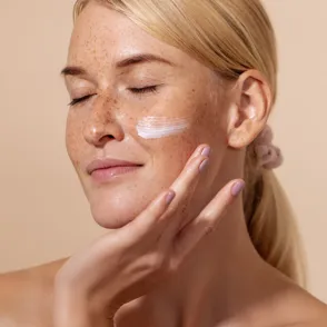 Estela Escohotado, maquilladora profesional: “Tras el verano la piel está frágil y necesita hidratación, no exfoliación"