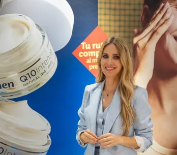 Vanesa Romero (47 años): cuando siento la piel congestionada, meto la cara en agua con hielo y se pone más tersa