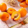 Noyaux d'abricots : l'erreur à ne jamais faire pour les réutiliser en cuisine, ce sont des trésors
