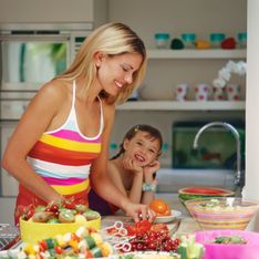 Come convincere i bambini a mangiare le verdure? Semplice: cucinale con loro!