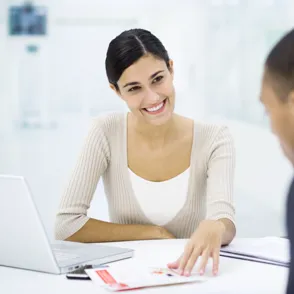 Las mujeres siguen siendo minoría tanto en puestos directivos como en expatriaciones