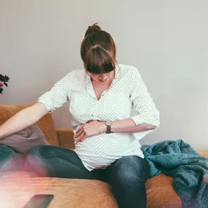 Episiotomía en el parto: ¿cuándo es necesario practicarla y cuándo no?