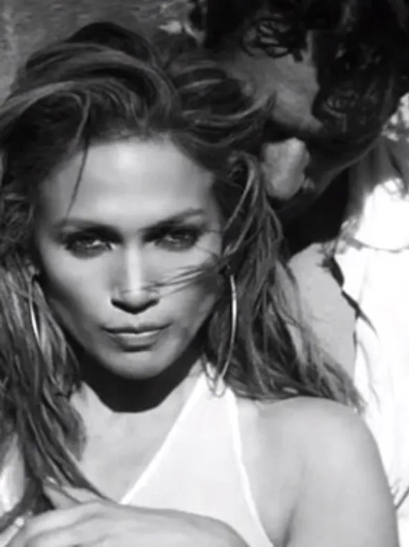 Jennifer López y David Gandy, sensualidad máxima en el videoclip de la cantante