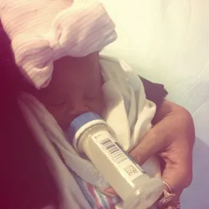 Rihanna presume de sobrina en las redes