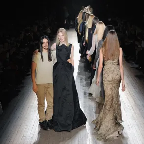Olivier Theyskens deja Theory