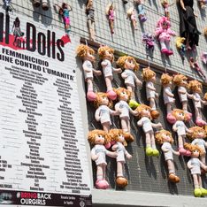 Un muro di bambole per combattere la violenza sulle donne