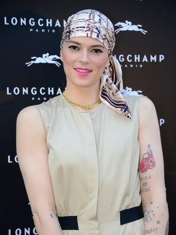 Bimba Bosé lucha contra su enfermedad sobre las pasarelas
