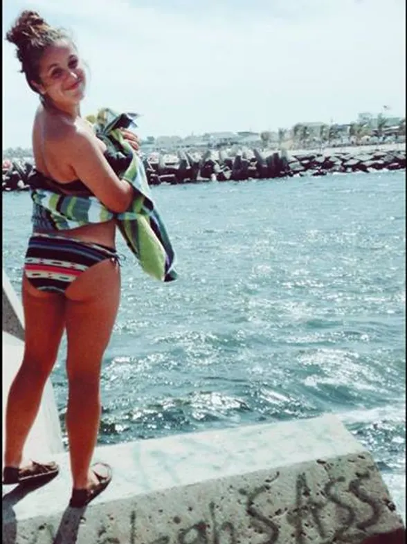Una chica sufrió bullying por su trasero... ¡y ella se lo ha enseñado a todo el mundo!
