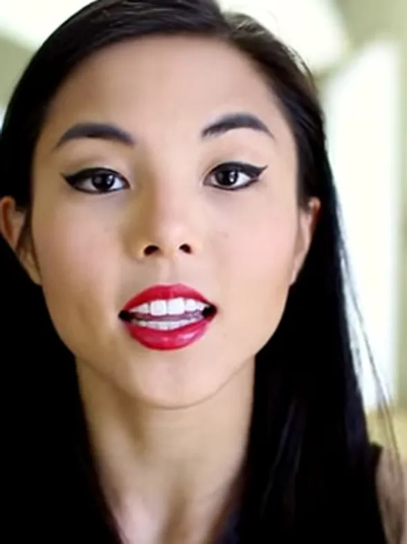 Empowering Makeup Tutorial Shows Us How We Should REALLY Put On Our Face