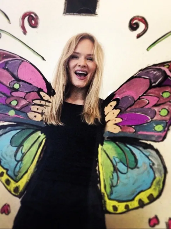 Una chica noruega transforma el clásico selfie en arte
