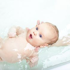 Nos conseils étape par étape pour donner le bain de bébé