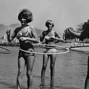 Why You Need To Start Hula Hooping: The 5 Hula Hoop Exercises You Have To Know