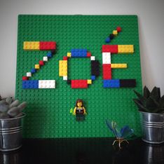 Tuto : fabriquez des écriteaux prénoms en briques LEGO® avec vos enfants !