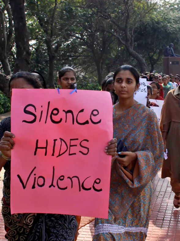 Una joven india corta el pene a su agresor sexual