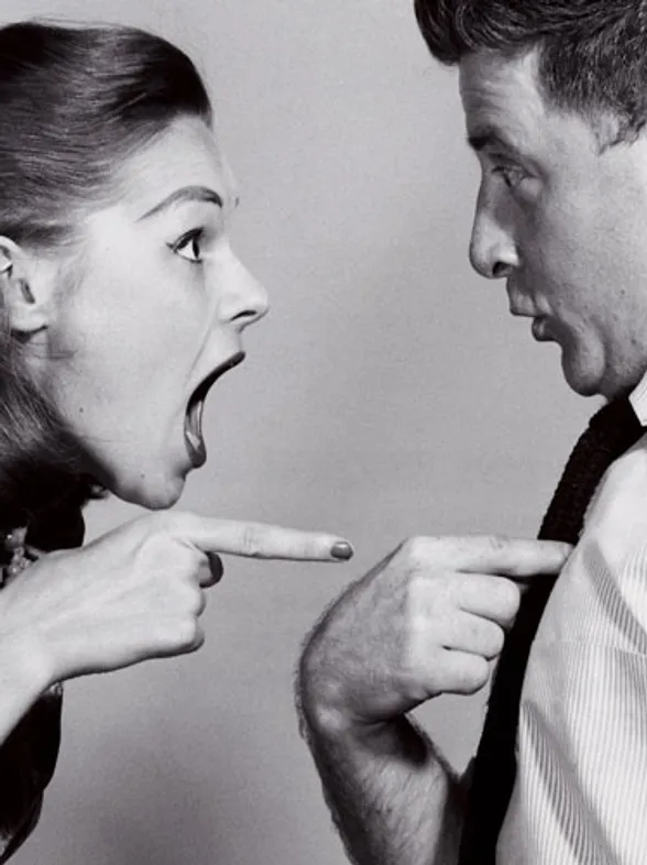 18 Things Guys Do That Drive Girls CRAZY