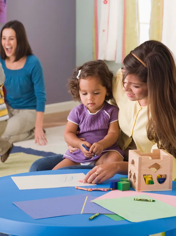 Tips van experten en getuigenissen van ouders over kinderen in de opvang