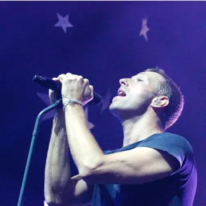 Chris Martin y Jennifer Lawrence, nuevo romance estival