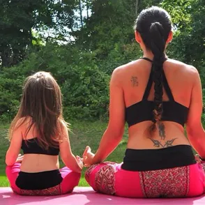 #MiniMeYoga: Parents Are Challenging Their Kids To Become Yoga Masters