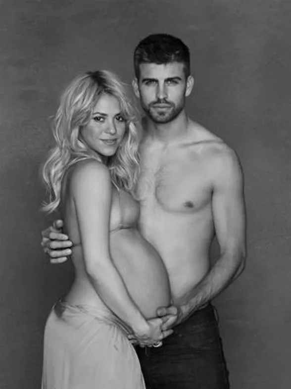 Shakira confirma públicamente su embarazo