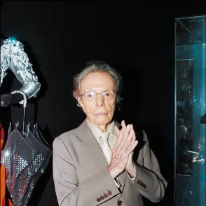 Muere el diseñador Manuel Pertegaz