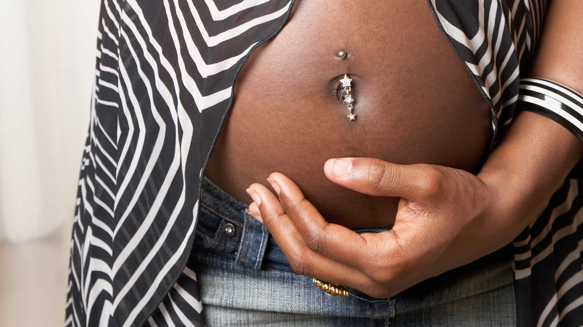 Schwangerschaft Mutterschaft Baby Füße Boy Girl Bauchnabelpiercing Sa 