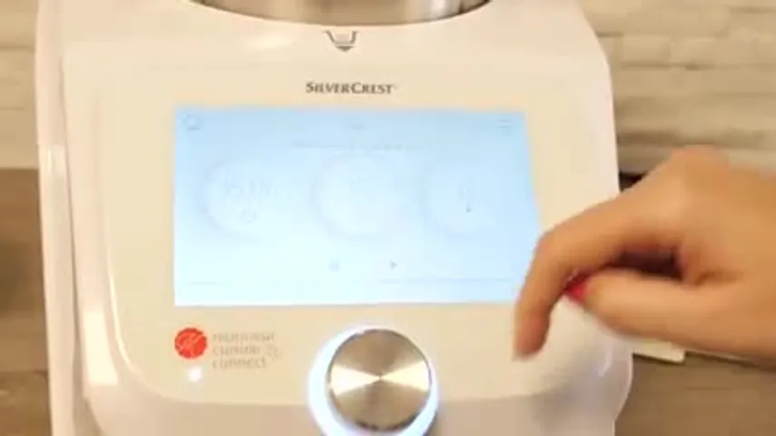 Test Robot Silvercrest Monsieur Cuisine Connect, le valeureux challenger du  Thermomix - Les Numériques